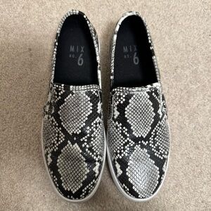 Snake print Sneakers | Size 7